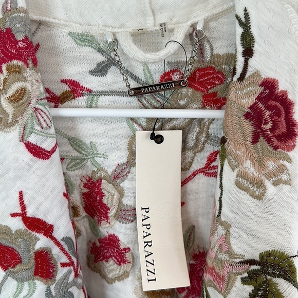 NWT Paparazzi English Rose Embroidered Cardigan - Picture 12 of 14
